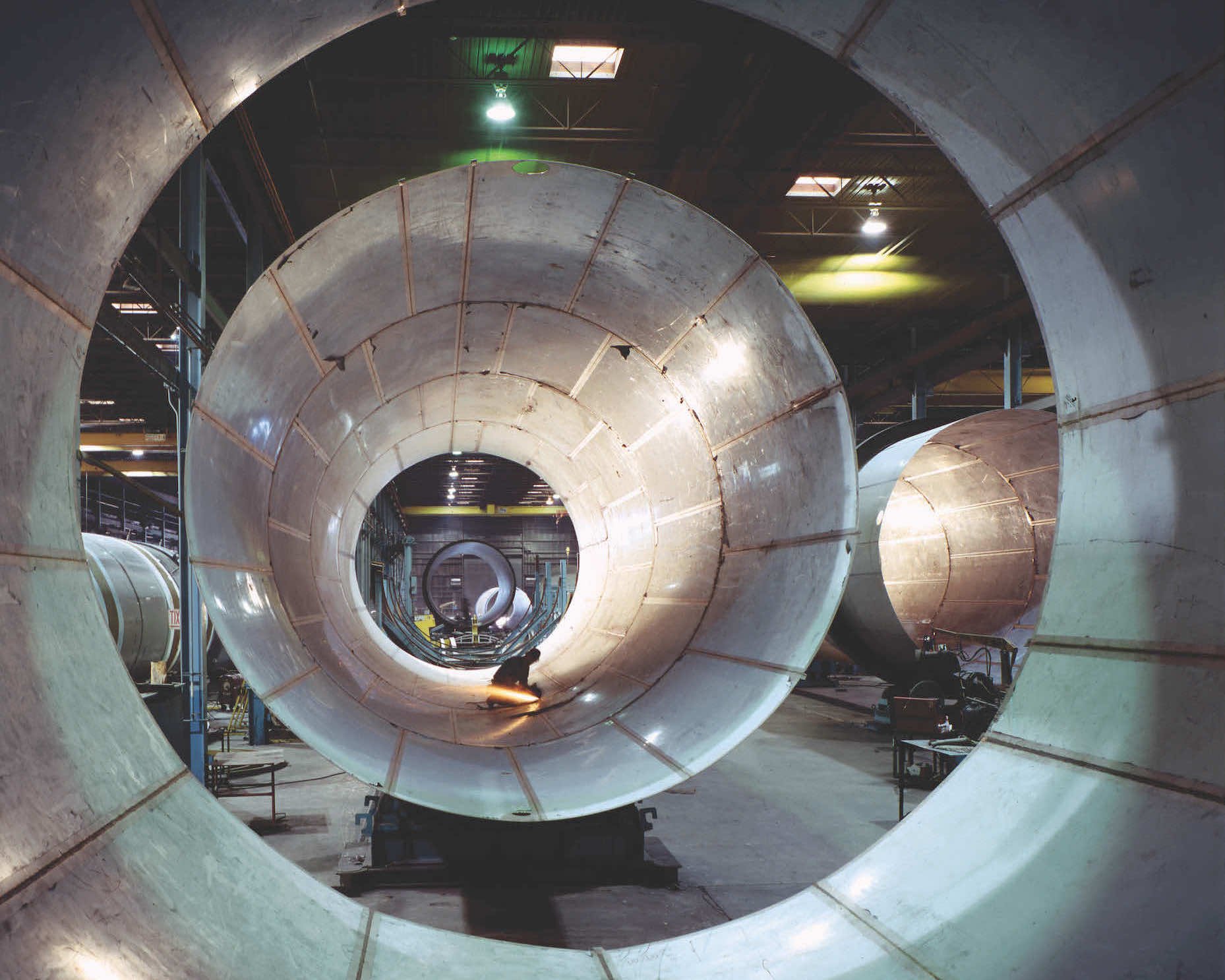 Manufacturing Tanks Guy Welding in Shell